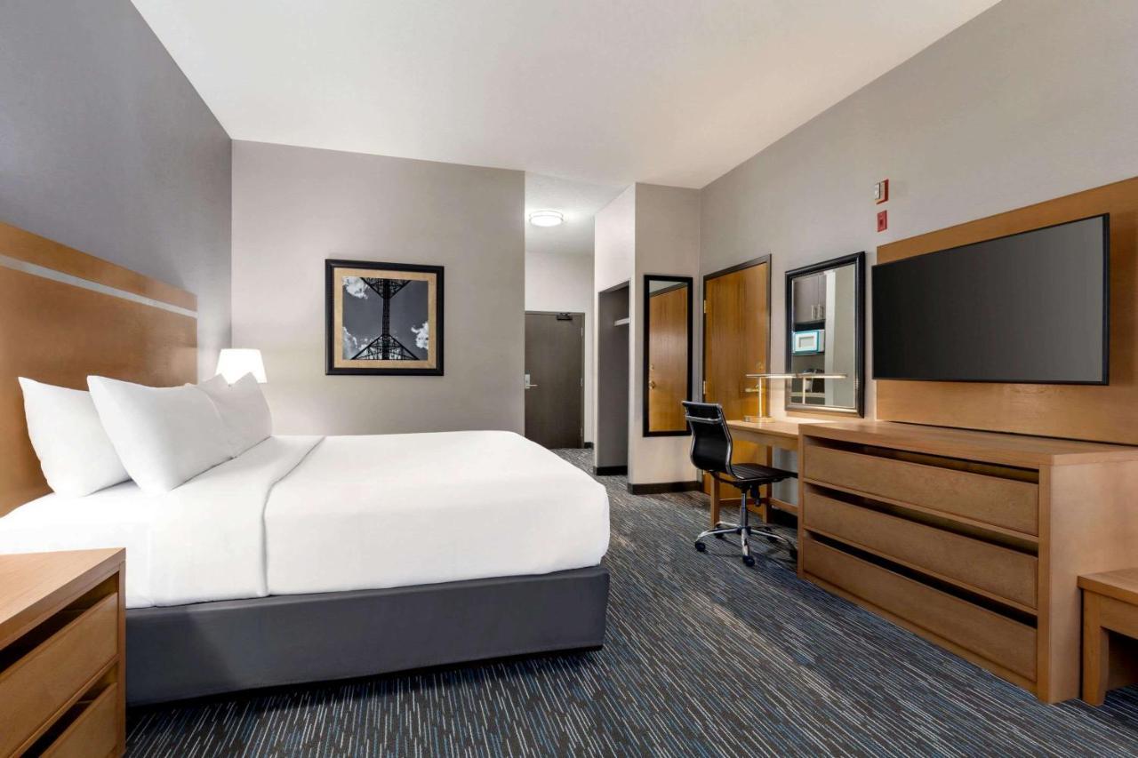 Wingate By Wyndham Lethbridge Hotel Exterior foto