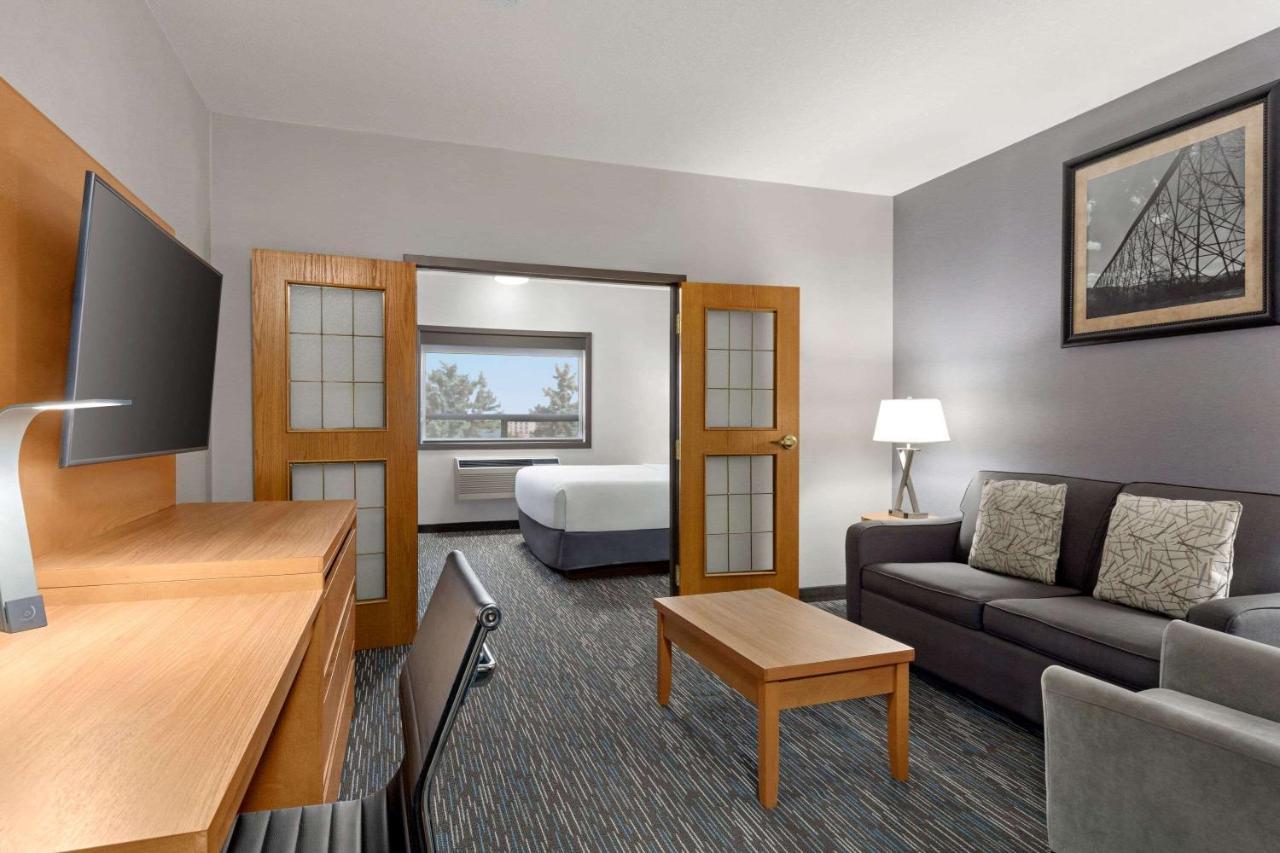 Wingate By Wyndham Lethbridge Hotel Exterior foto
