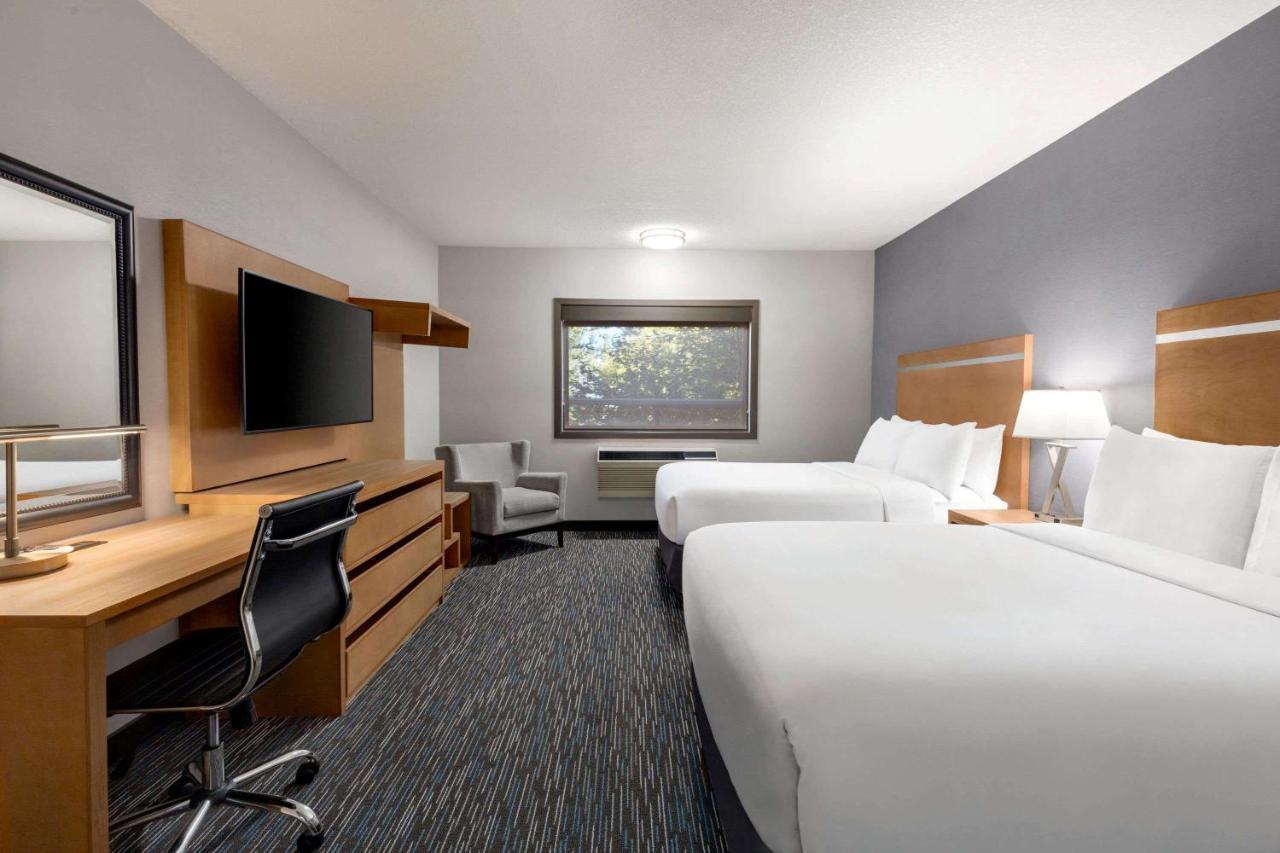 Wingate By Wyndham Lethbridge Hotel Exterior foto