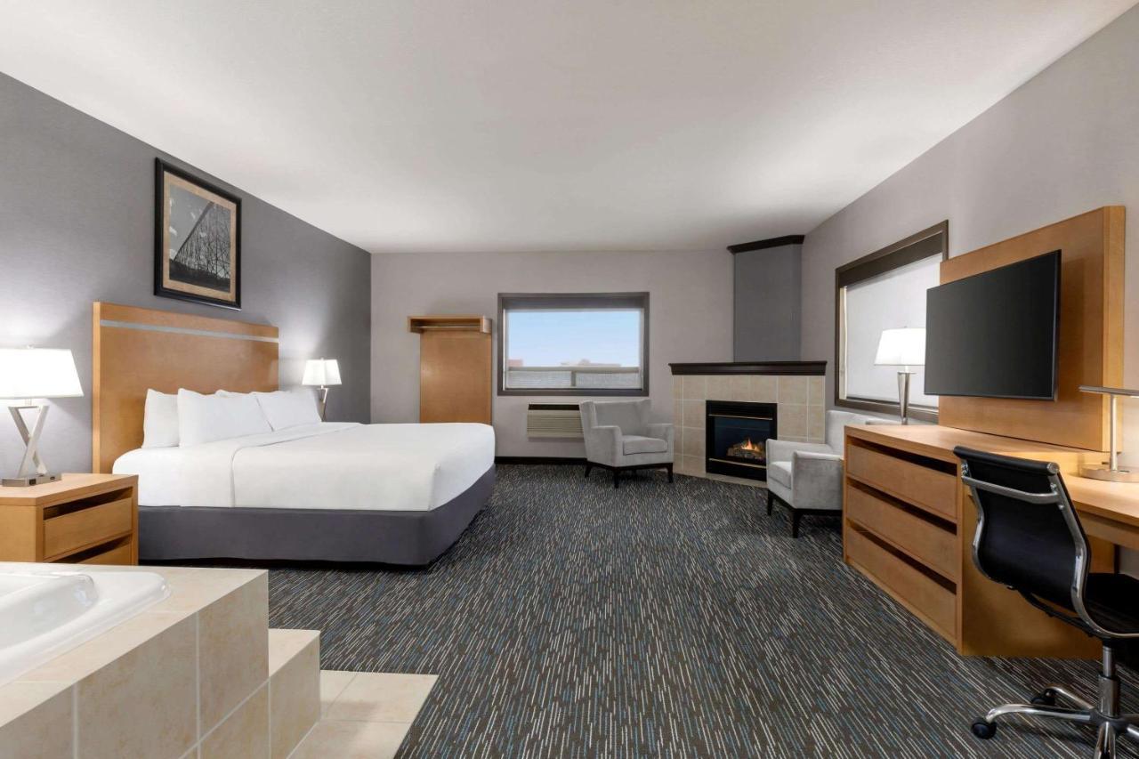 Wingate By Wyndham Lethbridge Hotel Exterior foto