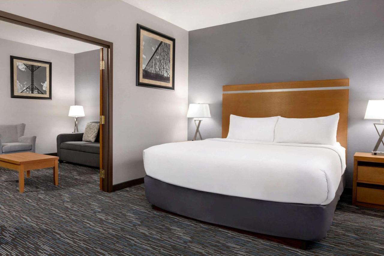 Wingate By Wyndham Lethbridge Hotel Exterior foto