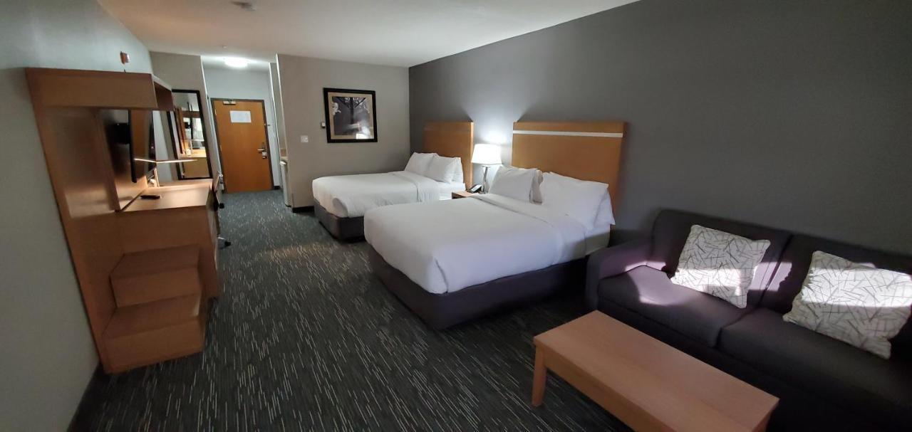 Wingate By Wyndham Lethbridge Hotel Exterior foto